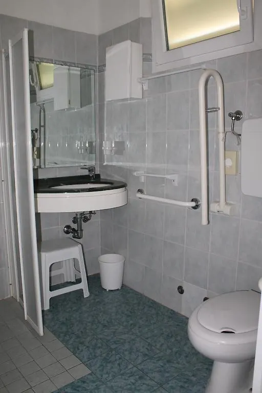 Hotel Costanza Cesenatico 2*,  Italia