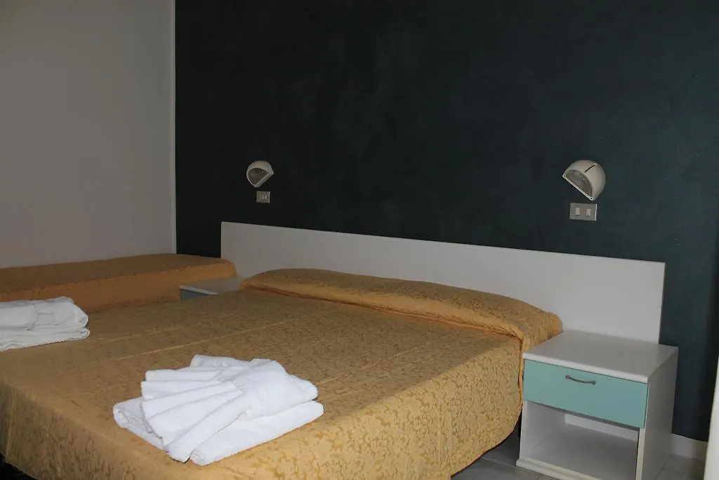 Hotel Costanza Cesenatico 2*,
